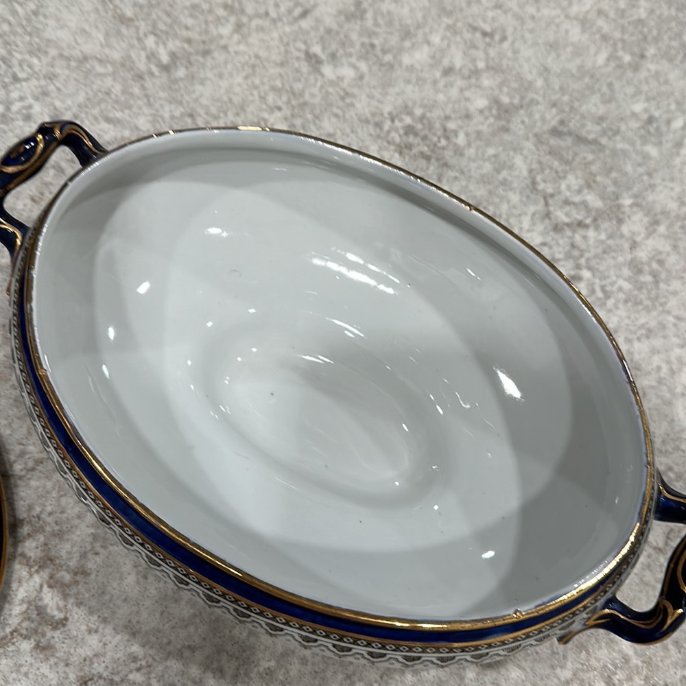 Vintage Royal Doulton Burslem from Belmont England. Great condition. 12”x7.5” - Picture 3 of 6
